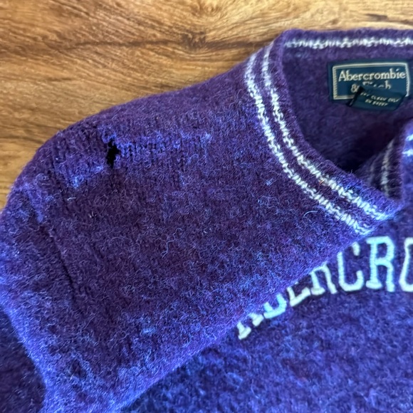 Abercrombie & Fitch Sweater - Picture 10 of 10